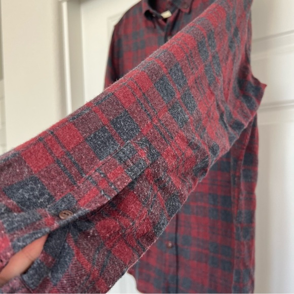 Men’s Weatherproof plaid button up - Picture 6 of 11